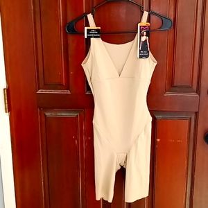 Maidenform shape wear size small